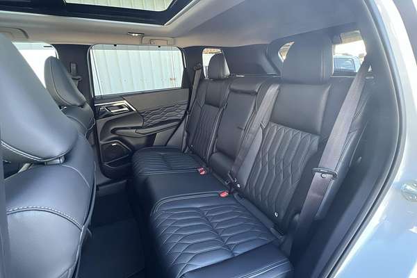 2025 Mitsubishi Outlander Exceed ZM