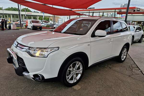 2014 Mitsubishi Outlander ES ZJ