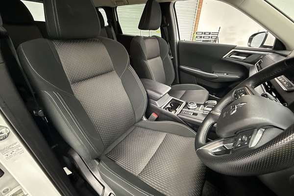 2023 Mitsubishi Outlander LS ZM
