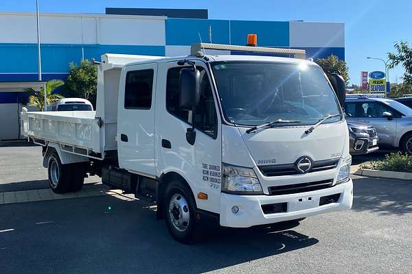 2017 Hino 300 Series 717 4x2