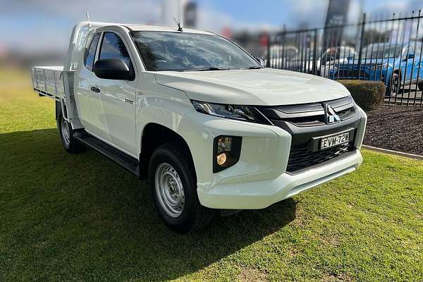 2023 Mitsubishi Triton GLX MR 4X4