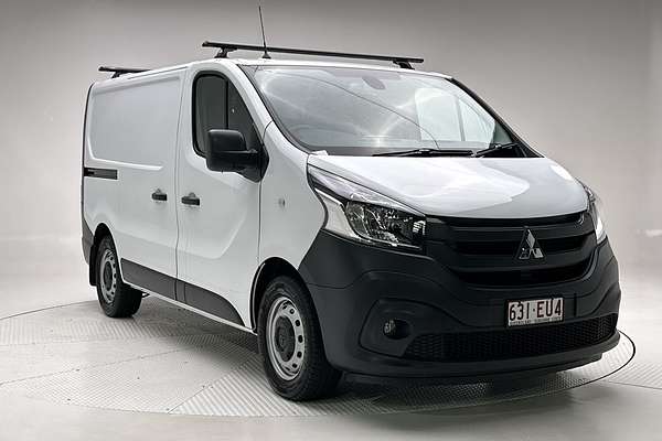 2022 Mitsubishi Express GLX SN