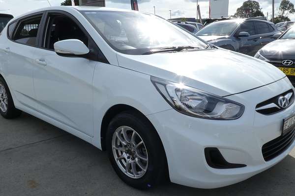 2014 Hyundai Accent Active RB2