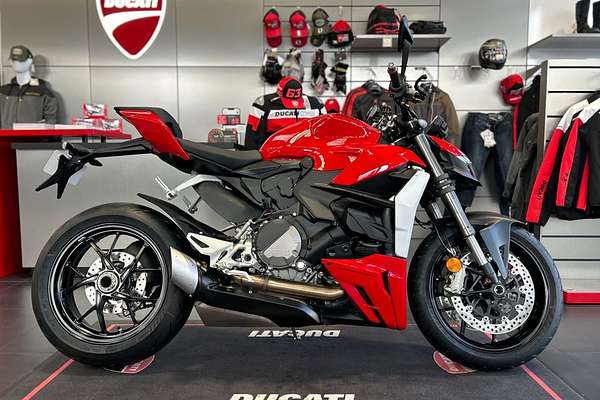 2024 Ducati STREETFIGHTER V2