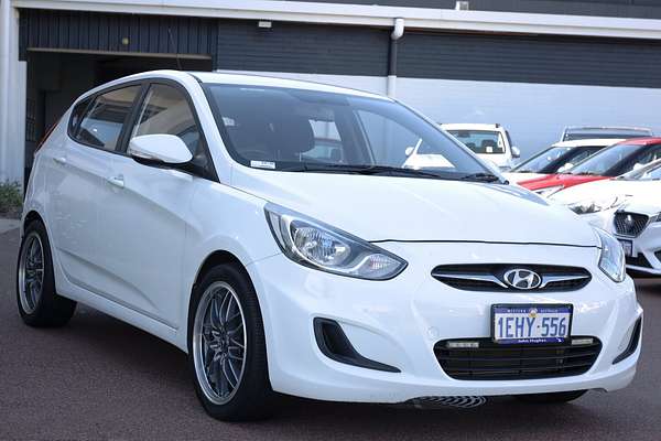 2013 Hyundai Accent Active RB2