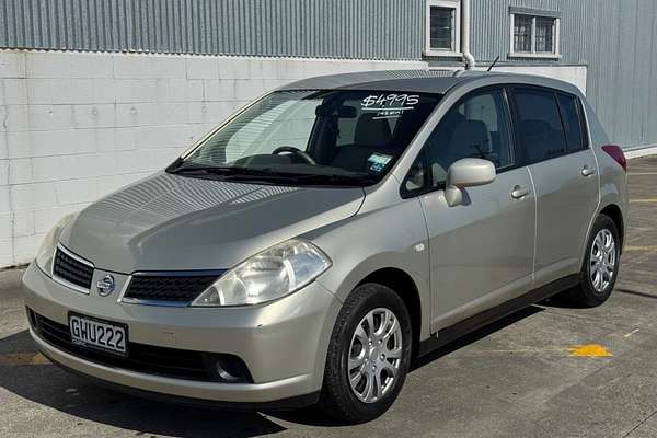 2004 Nissan TIIDA