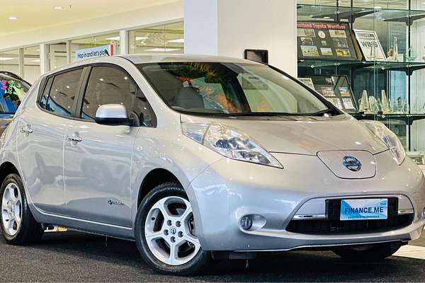 2015 Nissan LEAF AZE0