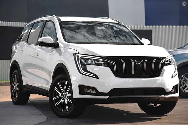 2023 Mahindra XUV700 AX7L