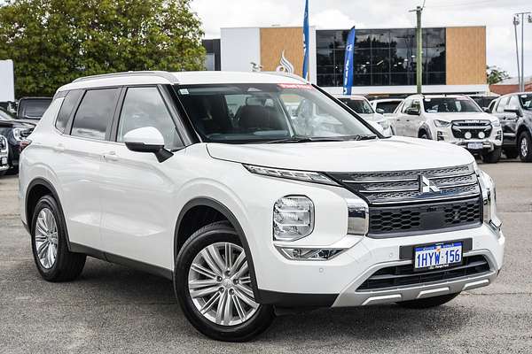 2023 Mitsubishi Outlander LS ZM