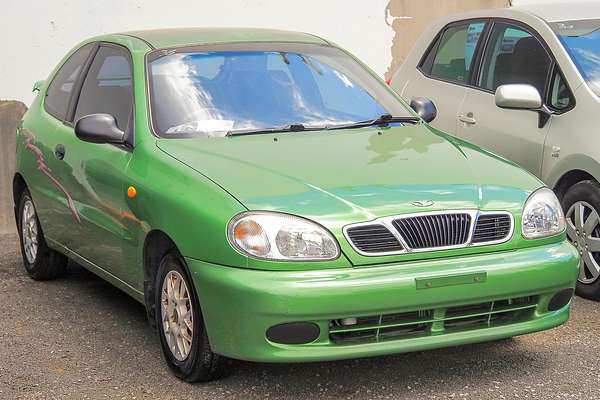 2002 Daewoo Lanos Limited SE