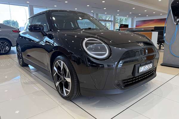 2024 MINI Cooper E Classic J01