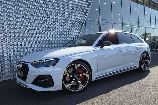 2024 Audi RS4  B9