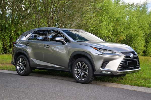 2018 Lexus NX NX300h Luxury AYZ10R