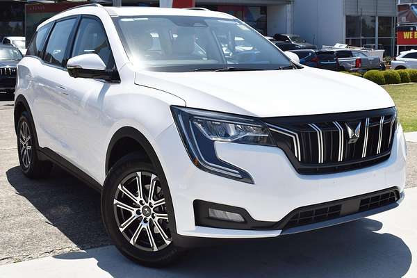 2024 Mahindra XUV700 AX7L