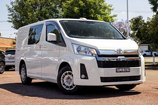 2024 Toyota Hiace GDH300R