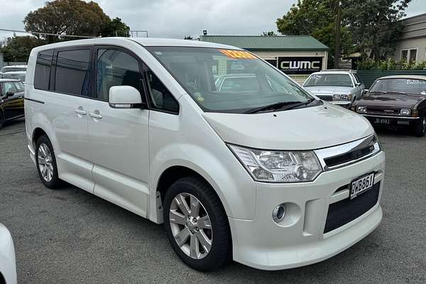 2007 Mitsubishi DELICA D5