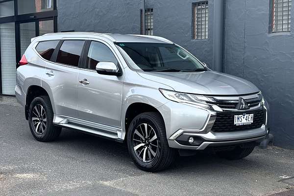 2017 Mitsubishi Pajero Sport GLX QE