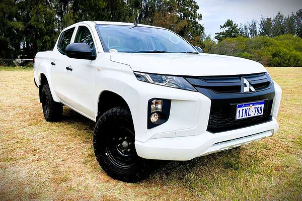 2020 Mitsubishi Triton GLX ADAS MR 4X4