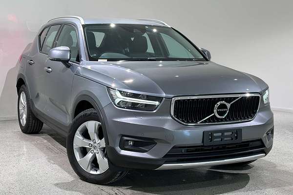 2018 Volvo XC40 D4 Momentum