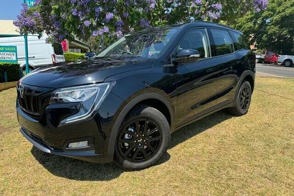 2024 Mahindra XUV700 Black Edition MY25