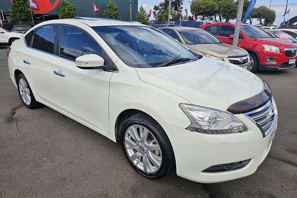 2013 Nissan Pulsar ST B17