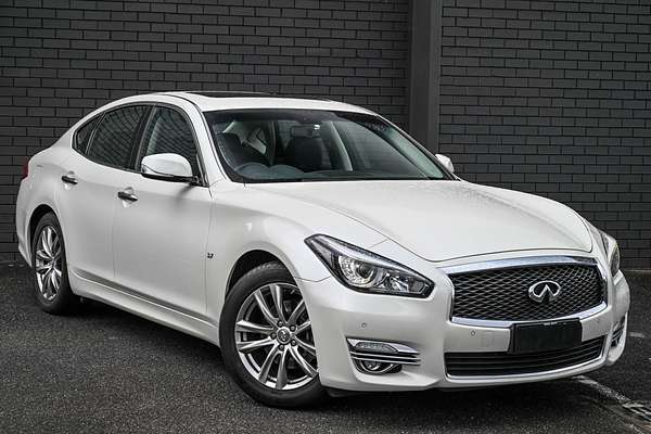 2016 INFINITI Q70 GT Y51