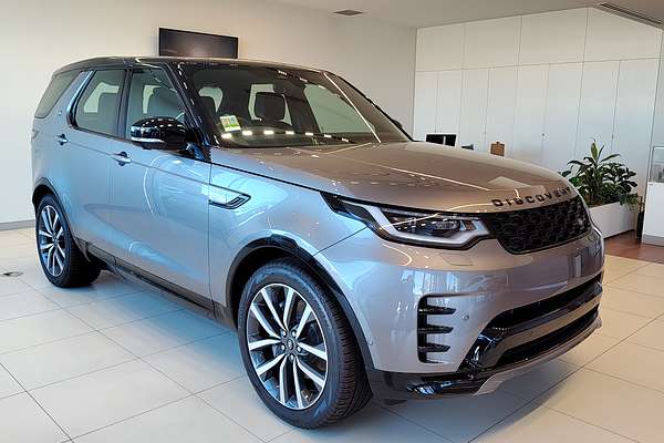 2023 Land Rover Discovery D300 Dynamic SE Series 5