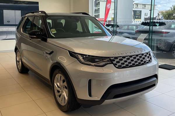 2024 Land Rover Discovery D300 S Series 5