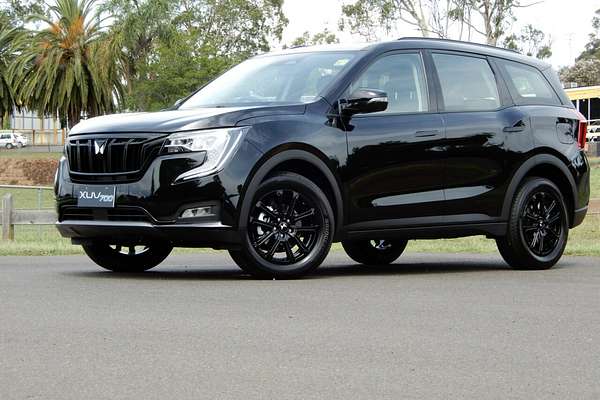 2024 Mahindra XUV700 Black Edition MY25