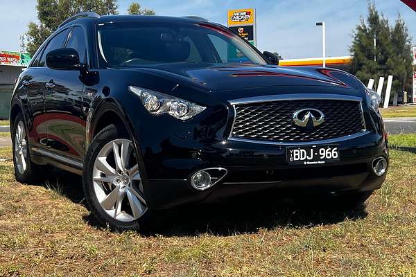 2017 INFINITI QX70 GT S51