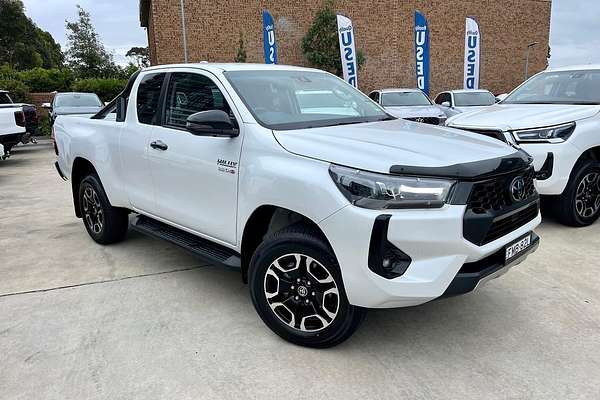 2024 Toyota Hilux SR5 GUN126R 4X4