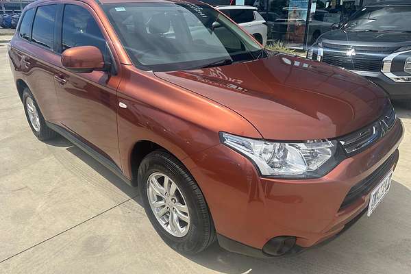 2013 Mitsubishi Outlander ES ZJ