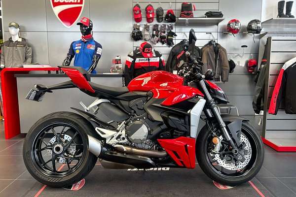 2023 Ducati STREETFIGHTER V2