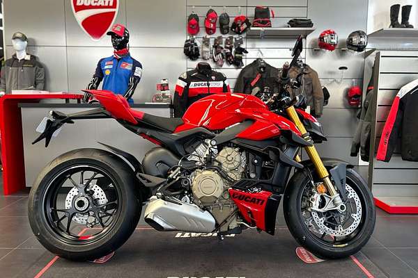 2025 Ducati STREETFIGHTER V4S