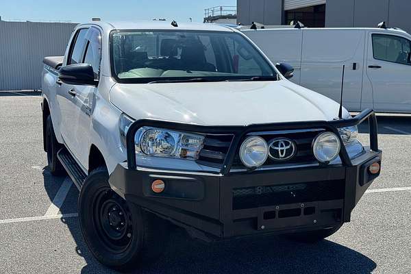 2017 Toyota Hilux SR GUN126R 4X4