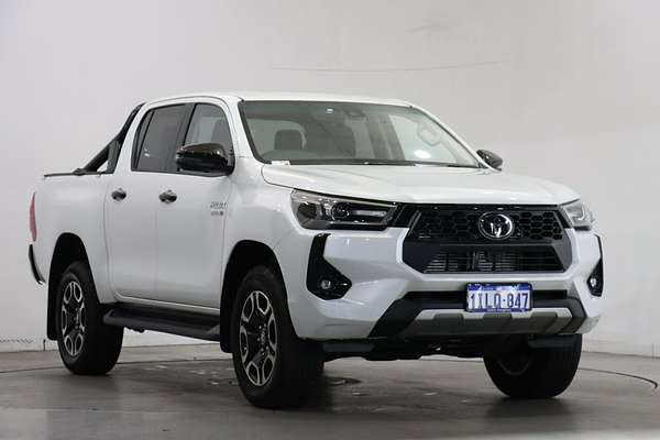 2024 Toyota Hilux SR5 48V GUN126R 4X4