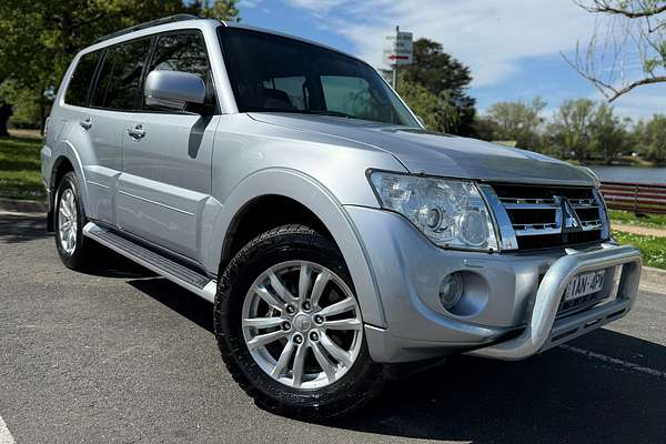 2013 Mitsubishi Pajero VR-X NW