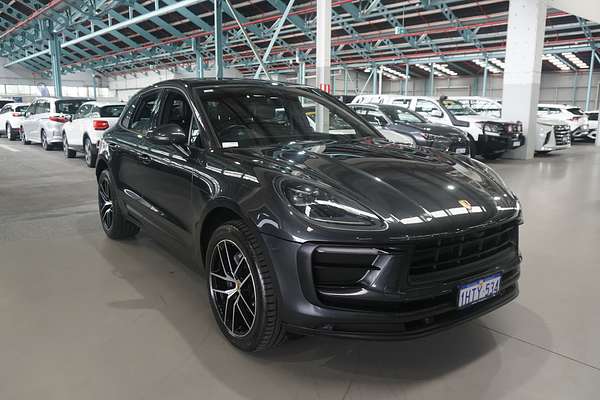 2021 Porsche Macan 95B