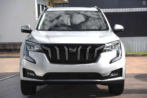 2024 Mahindra XUV700 AX7L