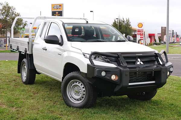 2023 Mitsubishi Triton GLX MR 4X4