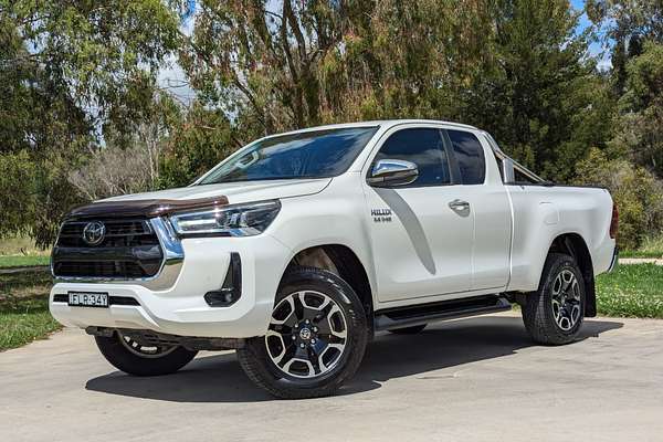 2022 Toyota HiLux SR5 GUN126R