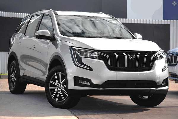 2023 Mahindra XUV700 AX7L