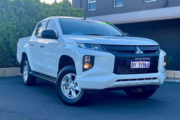 2023 Mitsubishi Triton GLX+ MR 4X4