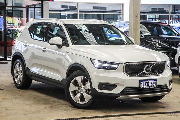 2018 Volvo XC40 T4 Momentum