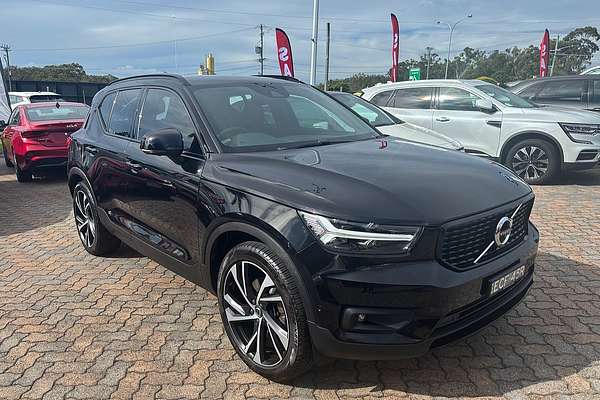 2019 Volvo XC40 T5 R-Design