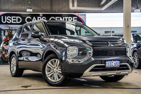 2024 Mitsubishi Outlander Black Edition ZM