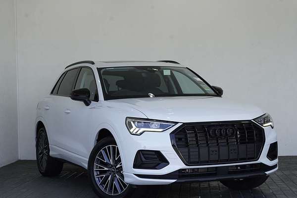 2024 Audi Q3 35 TFSI Dynamic Black F3