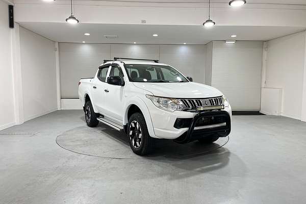 2015 Mitsubishi TRITON GLX 4X4