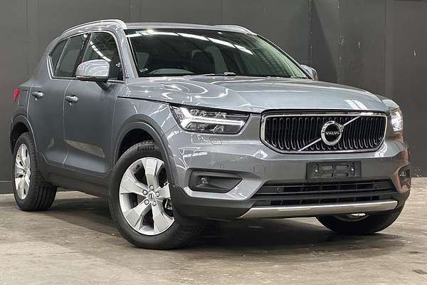 2018 Volvo XC40 D4 Momentum