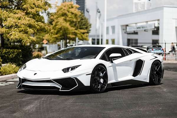 2012 Lamborghini Aventador LP700-4 834